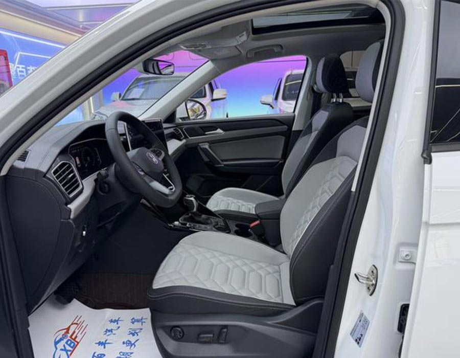 Volkswagen Tiguan 2024 300TSI 2WD Luxury Plus Édition Avancée à 2 roues motrices, blanc (8412 km)