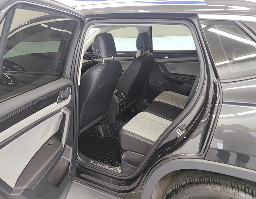 Volkswagen Tiguan 2024 300TSI 2WD Luxury Plus Édition Avancée à 2 roues motrices, noir (19241 km)