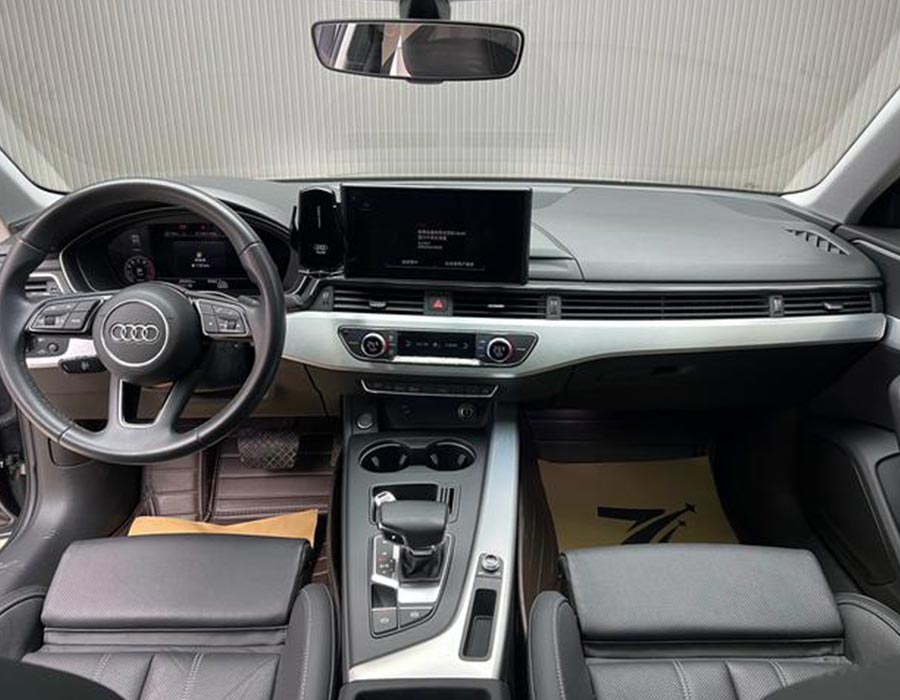 Audi A4L 2023 40 TFSI Sporty Style gris (29263 km)