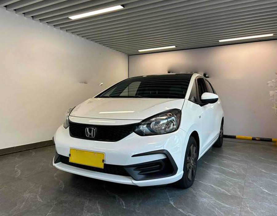 Honda Fit 2022 1,5 L CVT Trend Enjoy, édition toit ouvrant, blanc (51247 km)