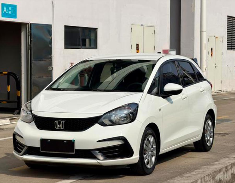 Honda Fit 2021, 1,5 L, CVT, édition Trend Enjoy, blanche (60024 km)