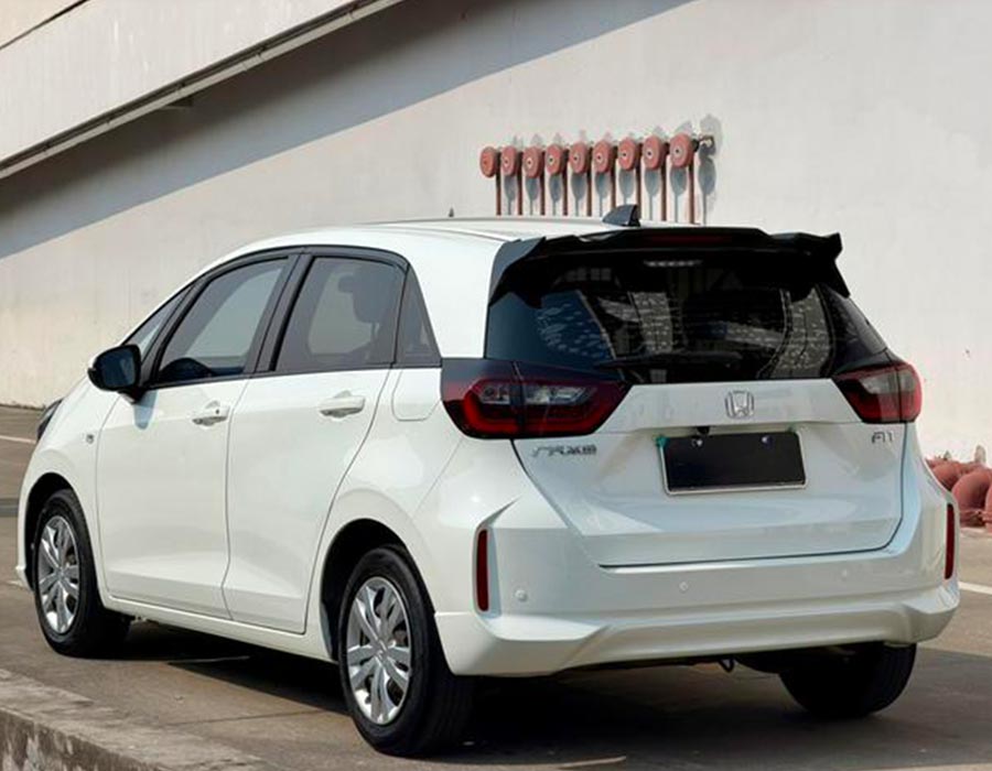 Honda Fit 2021, 1,5 L, CVT, édition Trend Enjoy, blanche (60024 km)