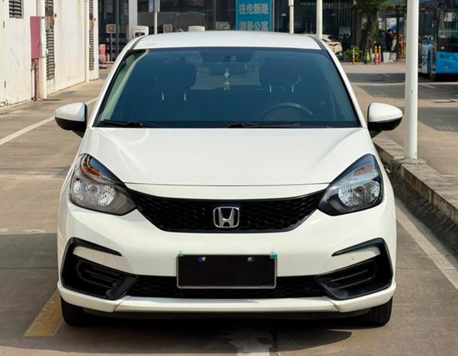 Honda Fit 2021, 1,5 L, CVT, édition Trend Enjoy, blanche (60024 km)