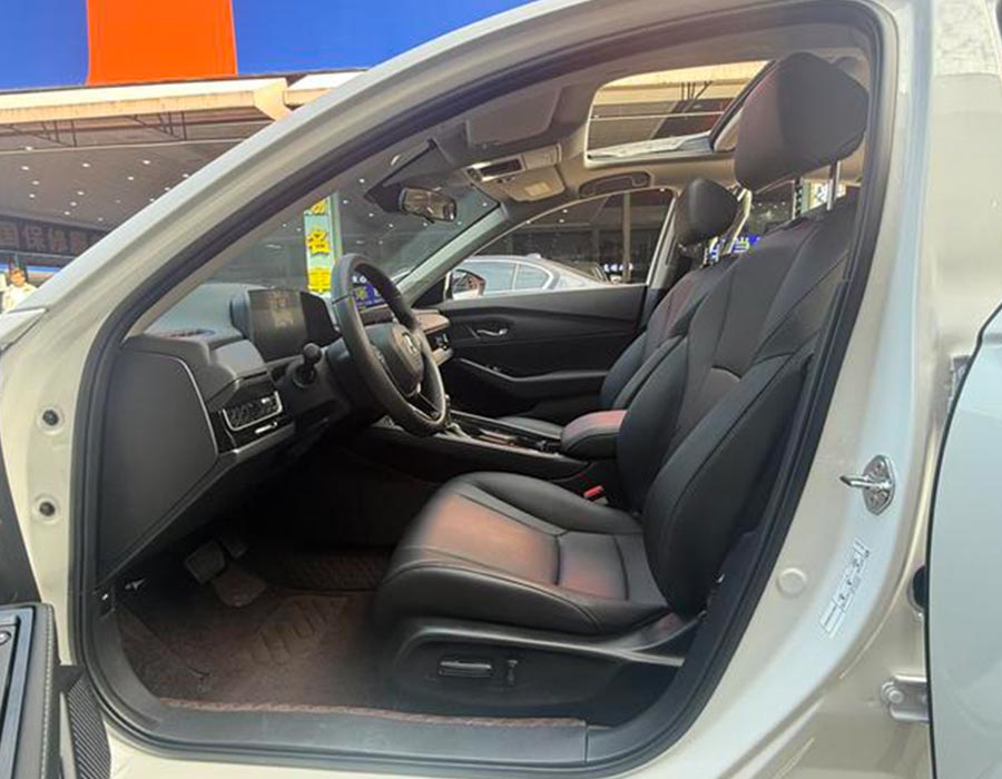 Insight 2023, modèle 260 TURBO Premium Edition, blanc (19322 km)
