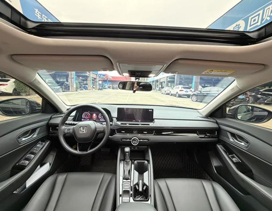 Insight 2025 260 TURBO Elegance Edition noire (11239 km)