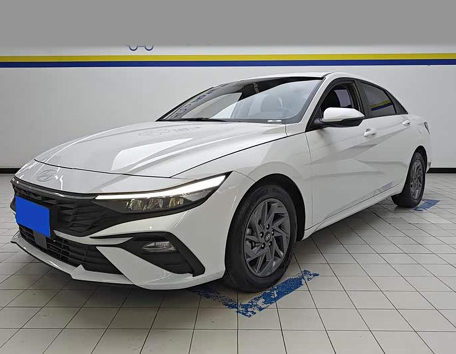 Hyundai Elantra 2023 1,5 L CVT GLS Leading Edition (22 900 km)