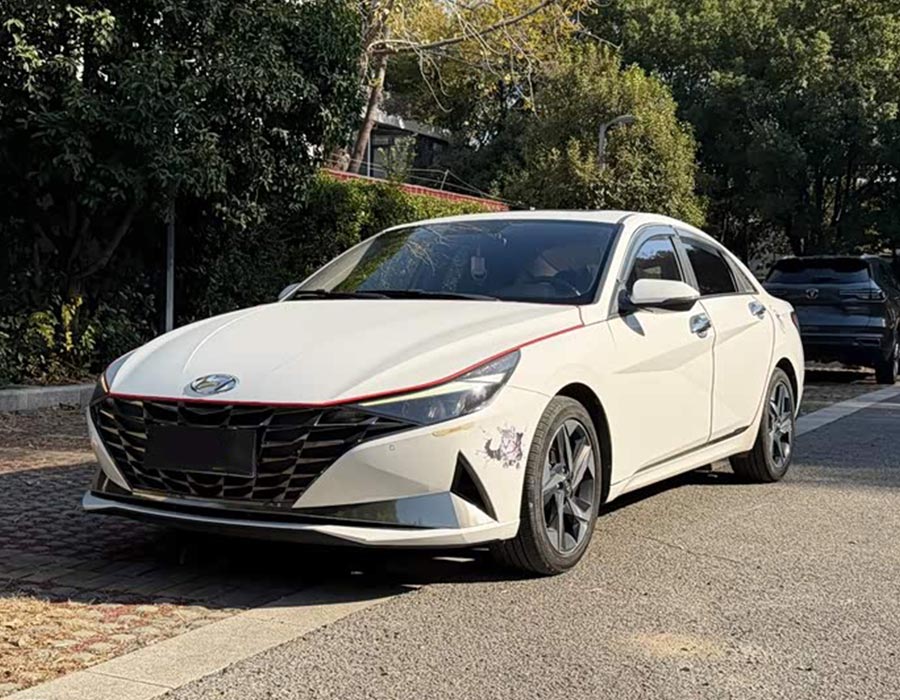 Hyundai Elantra 2021 1,5 L CVT GLS Leading Edition (52 000 km)