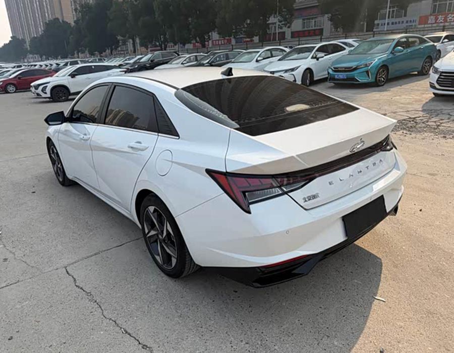 Hyundai Elantra 2022 1,5 L CVT GLS Leading Edition (33 000 km)