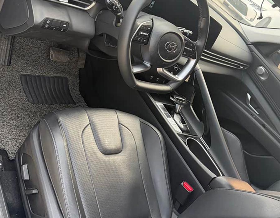 Hyundai Elantra 2022 1,5 L CVT GLS Leading Edition (33 000 km)