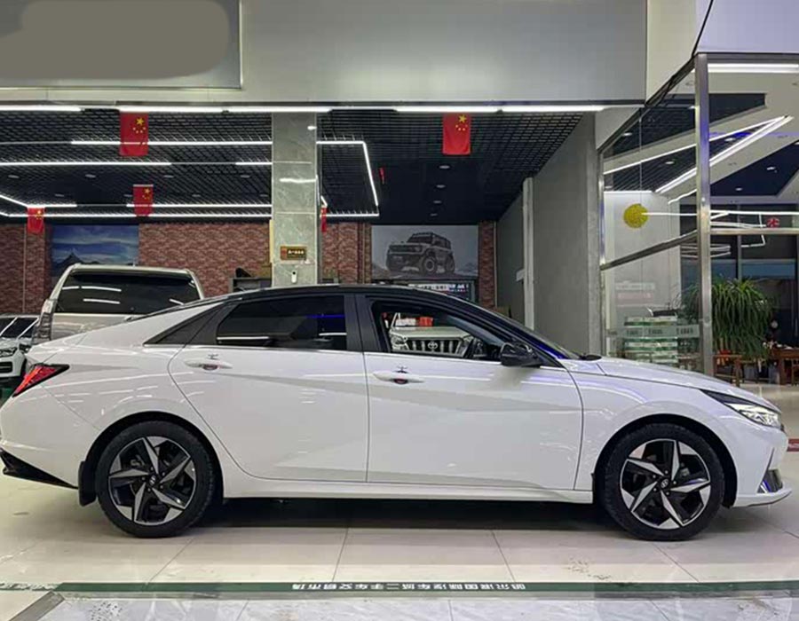 Hyundai Elantra 2022 1,5 L CVT LUX Édition Premium (30 000 km)