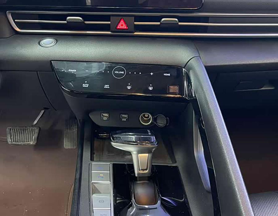 Hyundai Elantra 2022 1,5 L CVT LUX Édition Premium (30 000 km)