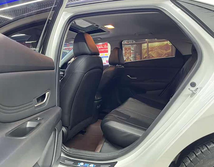 Hyundai Elantra 2022 1,5 L CVT LUX Édition Premium (30 000 km)