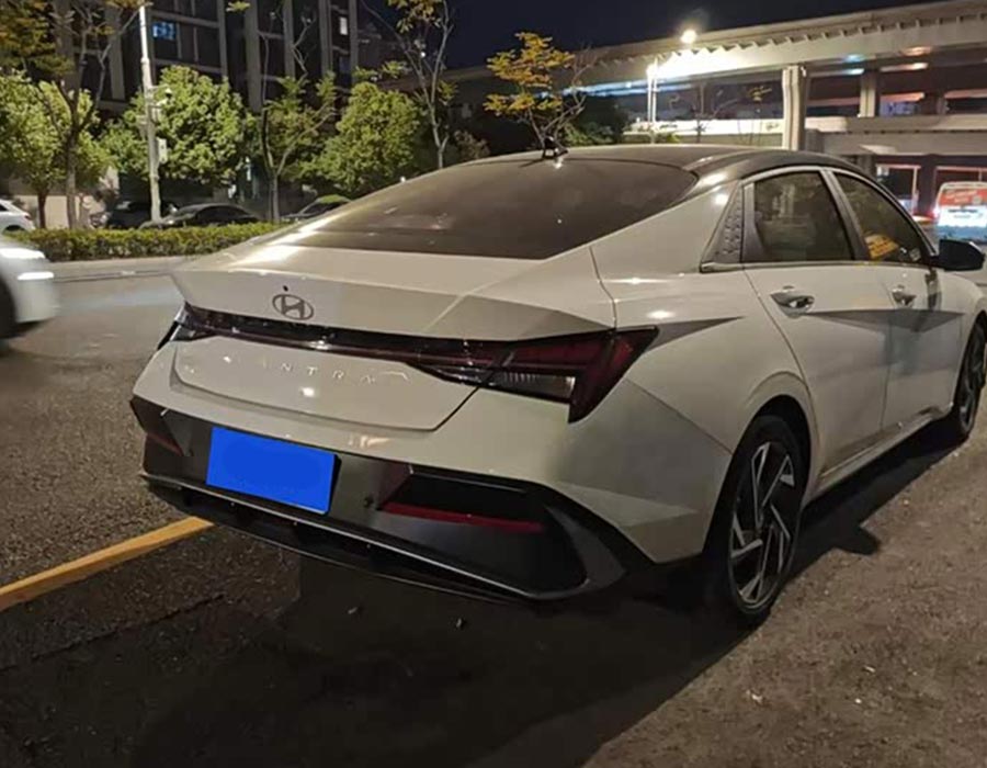 Hyundai Elantra 2023 1,5 L CVT TOP, édition phare (100 km)