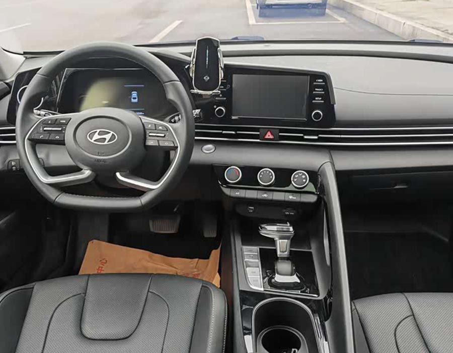 Hyundai Elantra 2023 1,5 L CVT GLX Édition Elite (10 000 km)