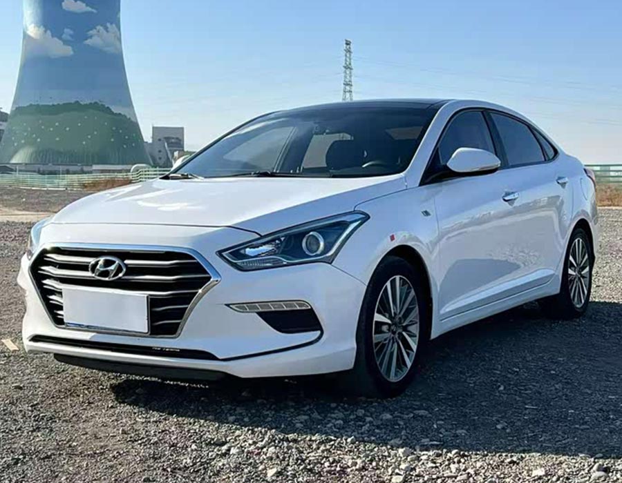 Hyundai Elantra 2019 1,8 L automatique DLX Édition Premium (National VI) (58 000 km)