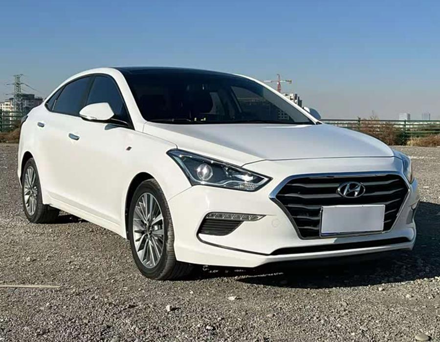 Hyundai Elantra 2019 1,8 L automatique DLX Édition Premium (National VI) (58 000 km)