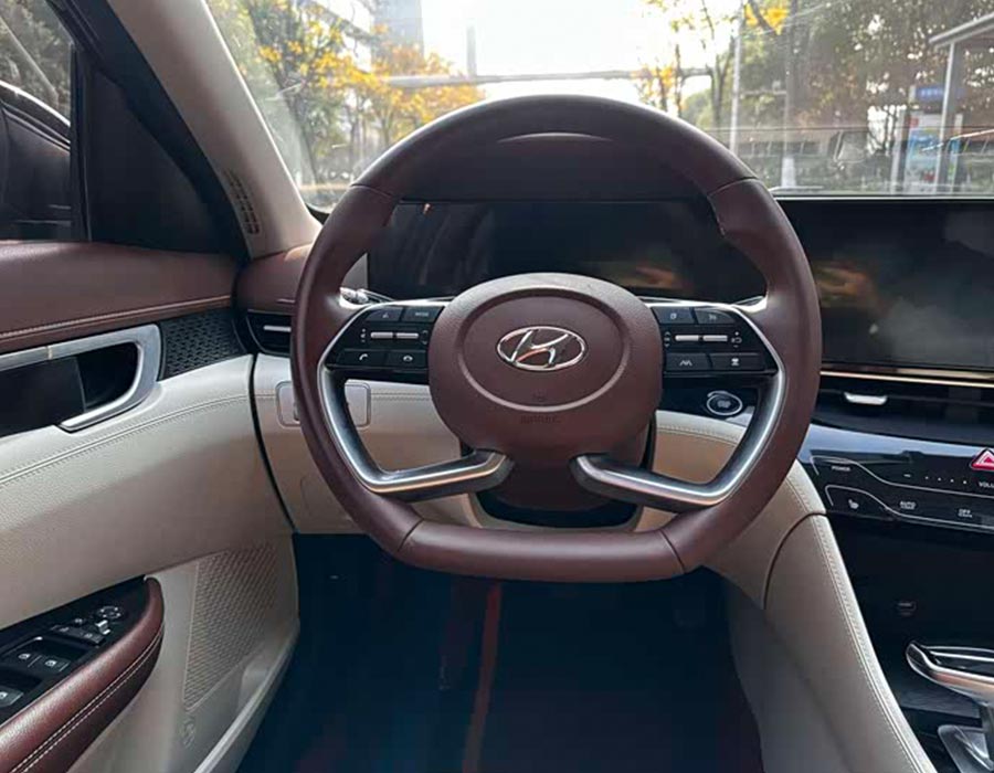 Hyundai Elantra 2021 1,8 L CVT LUX Édition Premium (55 000 km)