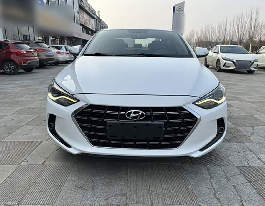 Hyundai Elantra 2019 1,5 L CVT Smart · Elite (49100 km)