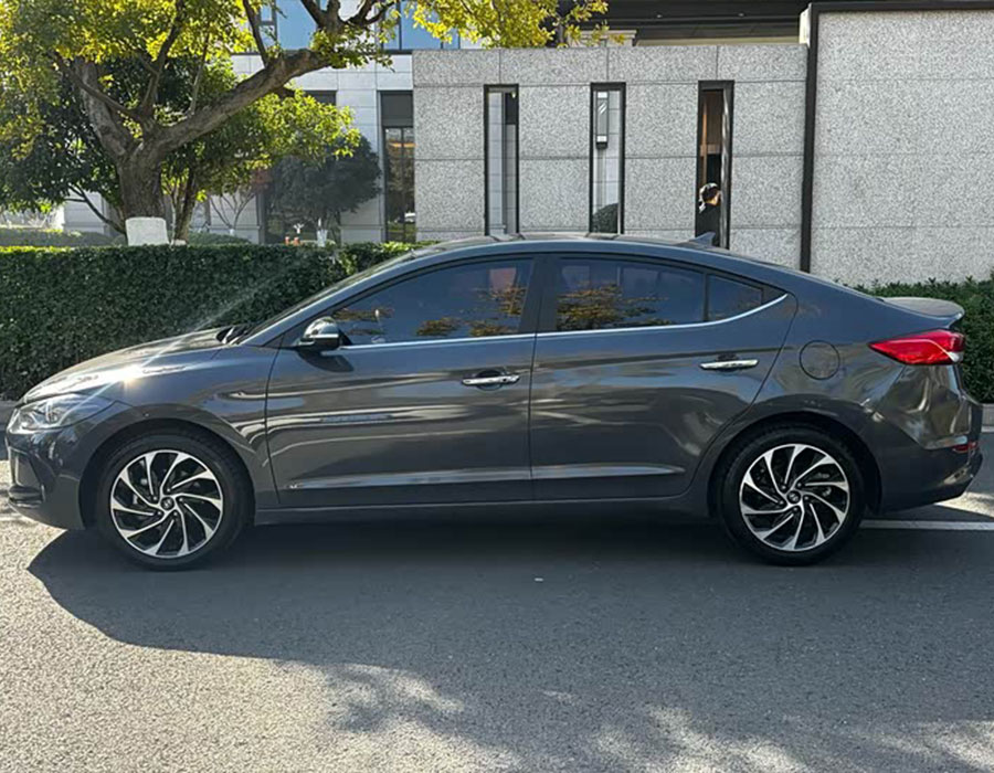 Hyundai Elantra 2019 1,5 L CVT Smart · Elite (60 000 km)