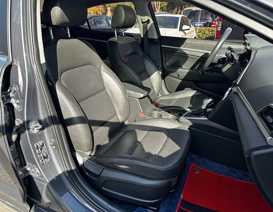 Hyundai Elantra 2019 1,5 L CVT Smart · Elite (60 000 km)