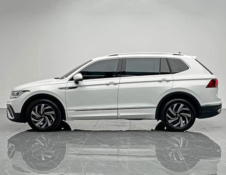 Volkswagen Tiguan L 2024 301TSI Automatique à 2 roues motrices Édition Smart Enjoy (12352 km)