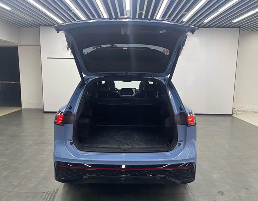 Volkswagen Tiguan L 2025 PRO 380TSI 4 roues motrices R-Line Édition Premium (5123 km)