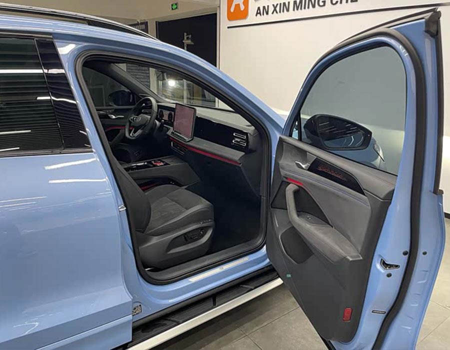 Volkswagen Tiguan L 2025 PRO 380TSI 4 roues motrices R-Line Édition Premium (5123 km)