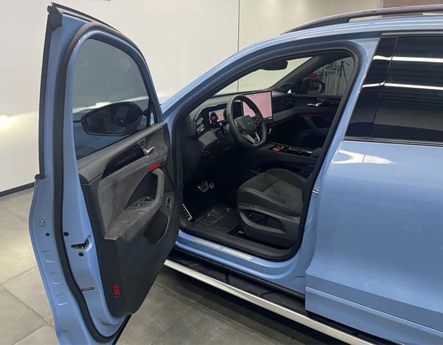 Volkswagen Tiguan L 2025 PRO 380TSI 4 roues motrices R-Line Édition Premium (5123 km)