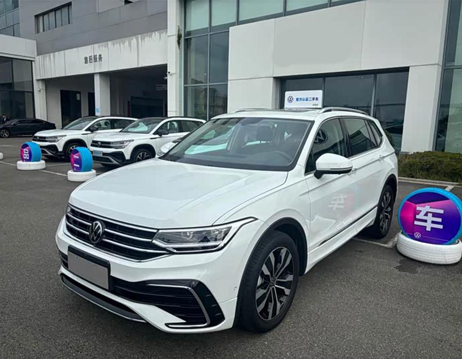 Volkswagen Tiguan L 2024 330TSI Automatique FWD R-Line Dragon Edition (2675 km)