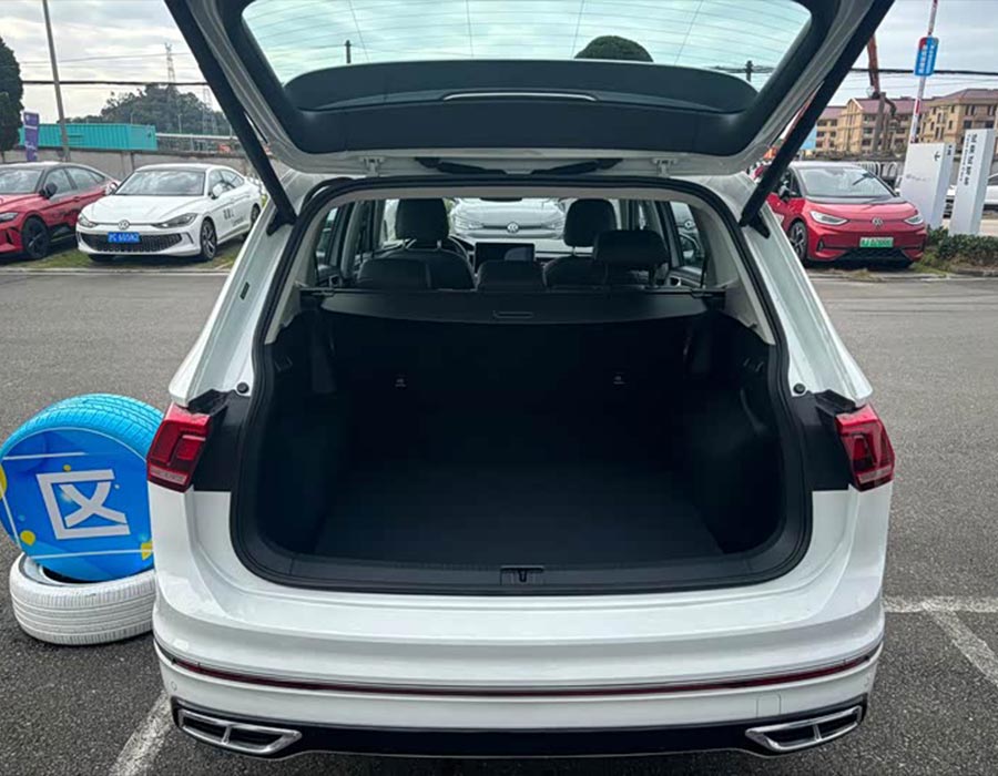 Volkswagen Tiguan L 2024 330TSI Automatique FWD R-Line Dragon Edition (2675 km)