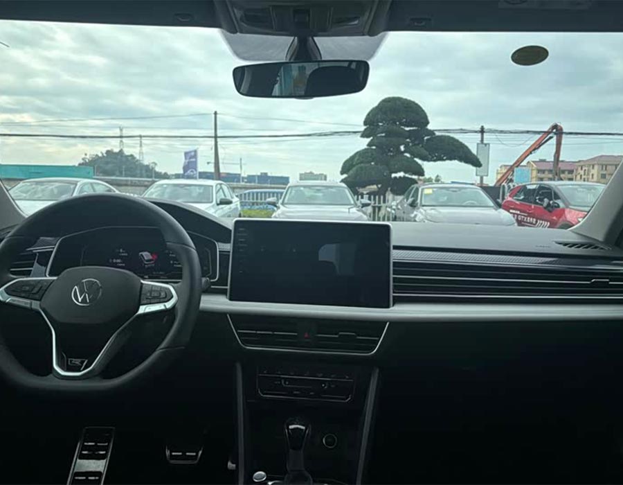 Volkswagen Tiguan L 2024 330TSI Automatique FWD R-Line Dragon Edition (2675 km)