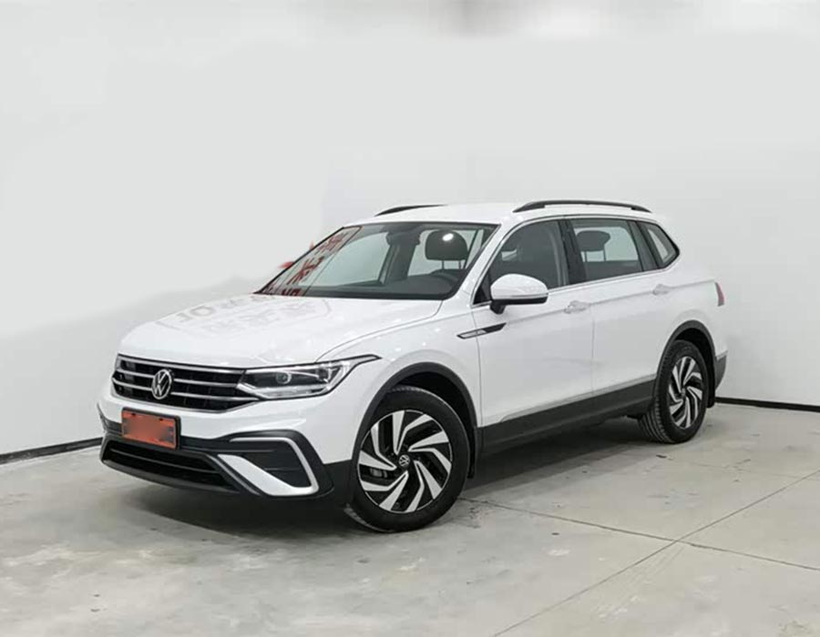 Volkswagen Tiguan L 2023 330TSI, boîte automatique à traction avant, édition confort (90756 km)