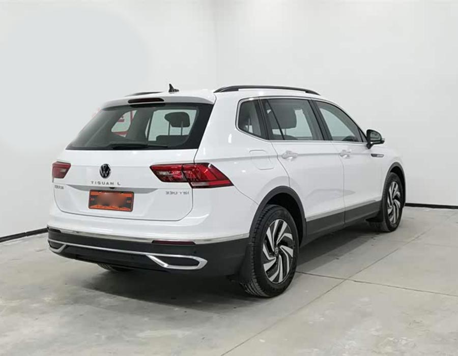 Volkswagen Tiguan L 2023 330TSI, boîte automatique à traction avant, édition confort (90756 km)