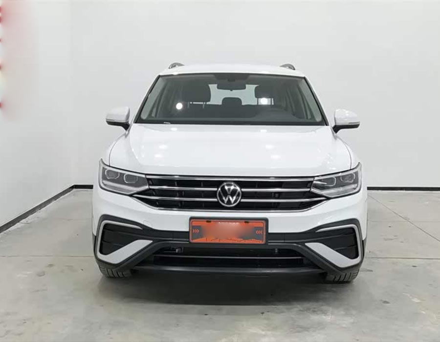 Volkswagen Tiguan L 2023 330TSI, boîte automatique à traction avant, édition confort (90756 km)