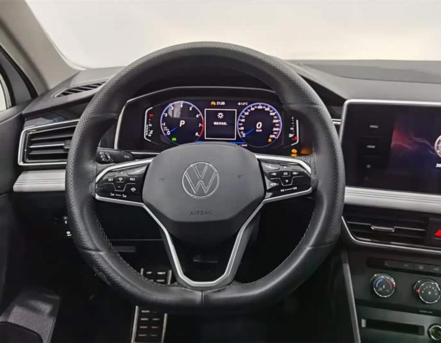 Volkswagen Tiguan L 2023 330TSI, boîte automatique à traction avant, édition confort (90756 km)