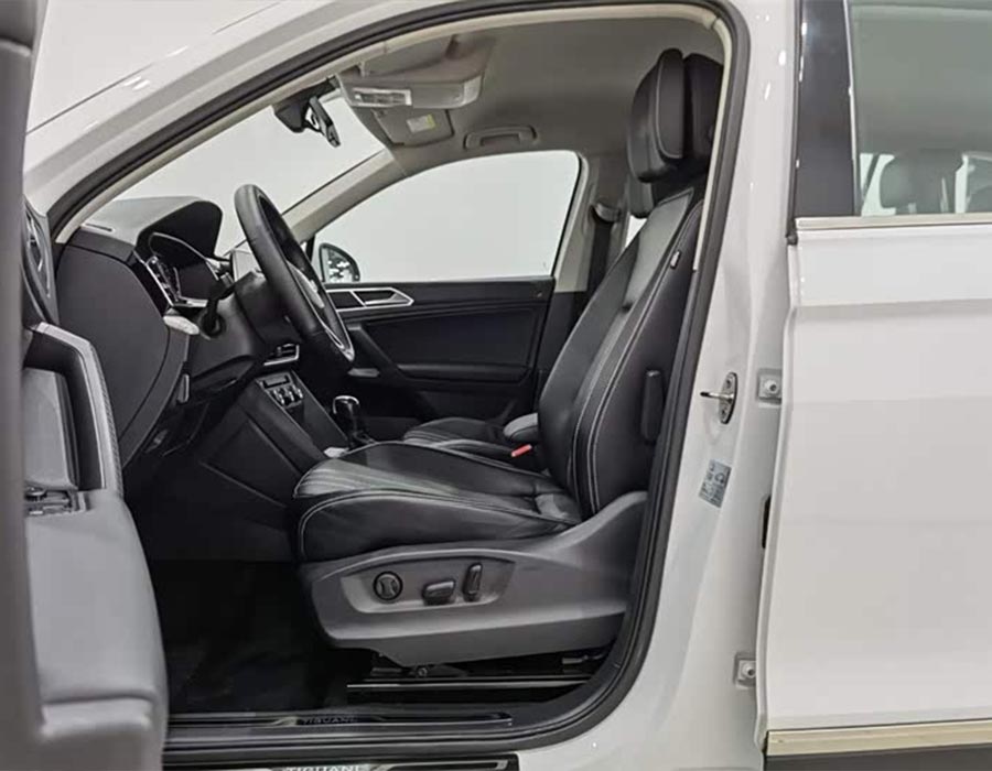 Volkswagen Tiguan L 2023 330TSI, boîte automatique à traction avant, édition confort (90756 km)