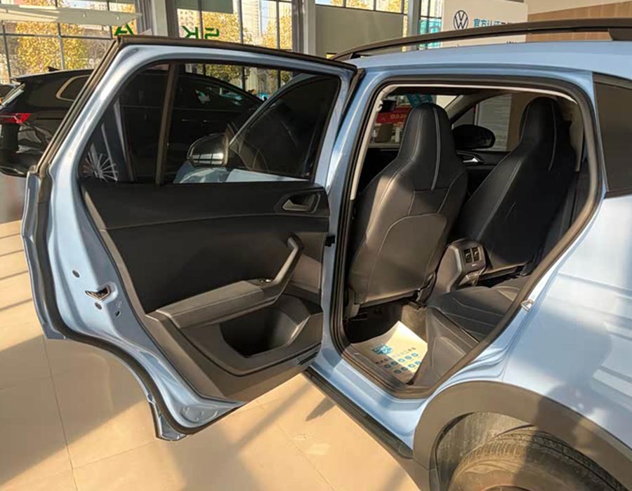 Volkswagen Tharu 2025 New Edge 300TSI Édition Sharp (6452 km)