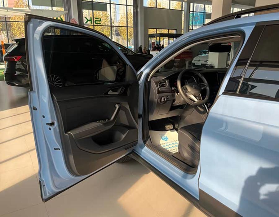 Volkswagen Tharu 2025 New Edge 300TSI Édition Sharp (6452 km)