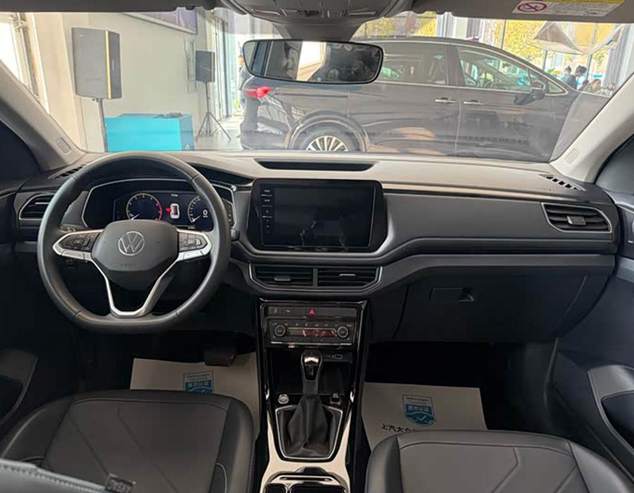 Volkswagen Tharu 2025 New Edge 300TSI Édition Sharp (6452 km)