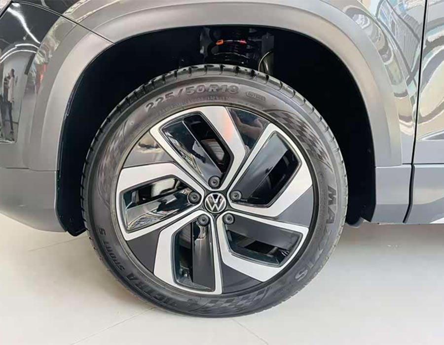 Volkswagen Tharu 2023 300TSI FWD Édition Full Moon (2510 km)