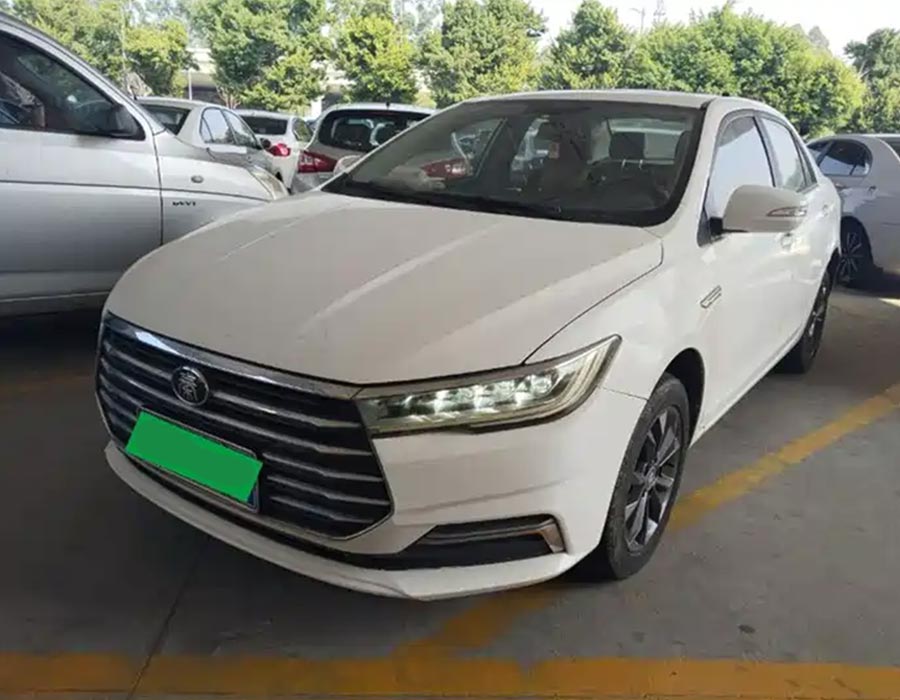Boîte manuelle de luxe Qin 2019 de 1,5 L (99200 km)