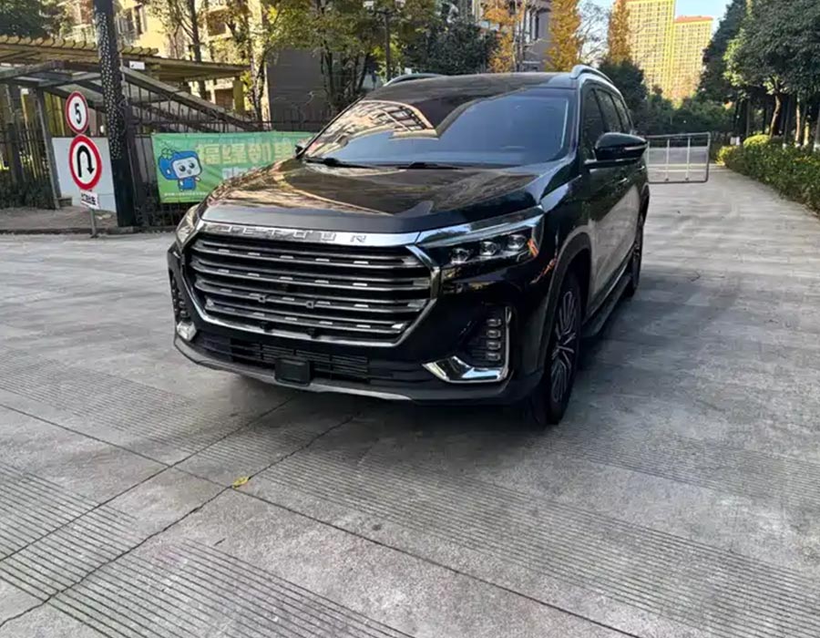 Villa X90 PLUS 2021 1.6TD DCT 7 places (33 000 km)