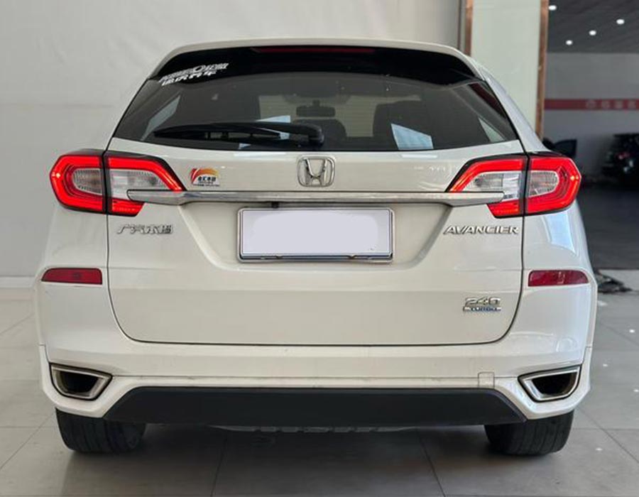 Honda Avancier 2019 240 TURBO FWD Édition Elite, blanche (87233 km)