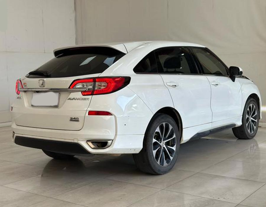 Honda Avancier 2019 240 TURBO FWD Édition Elite, blanche (87233 km)