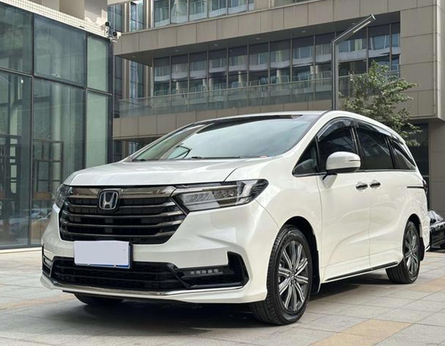 Honda Odyssey 2022 2 L Sharp · Édition Smart blanche (18302 km)