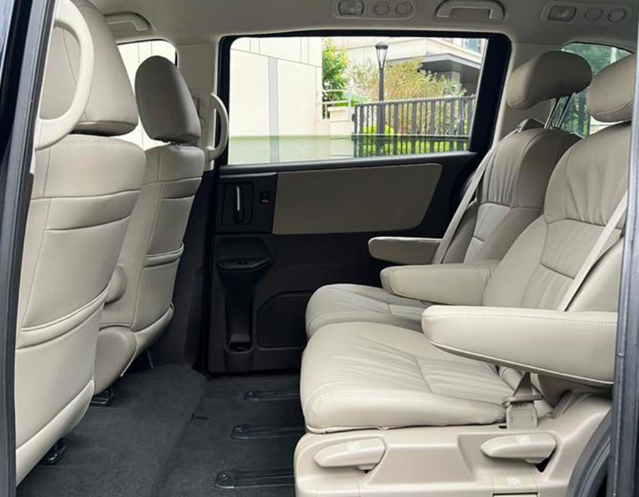 Honda Odyssey 2017, 2,4 L, édition confort, noir (83661 km)