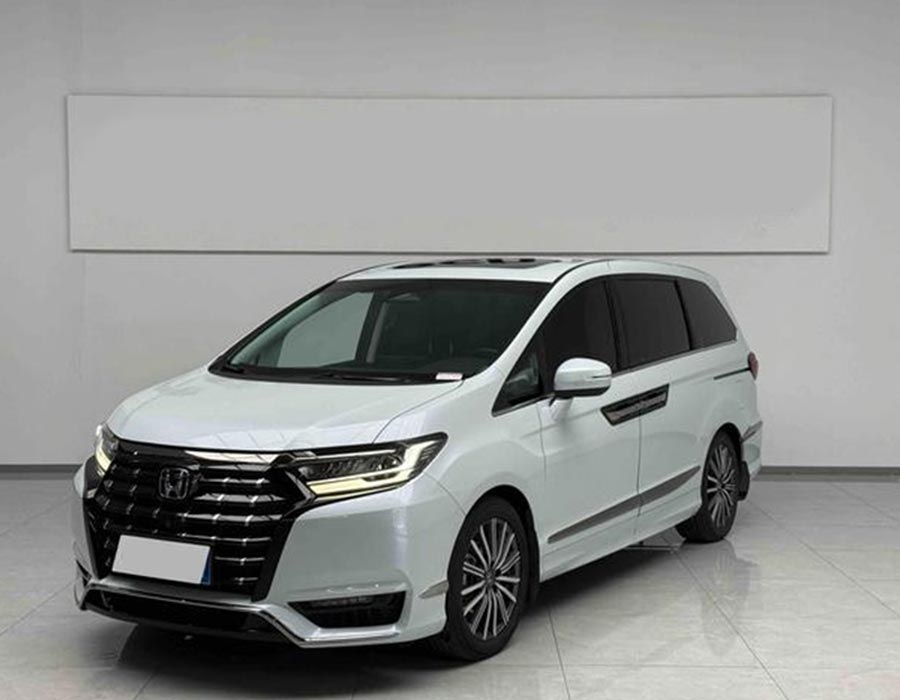 Honda Elysion 2024 2,0 L e:HEV Édition de luxe (16733 km)