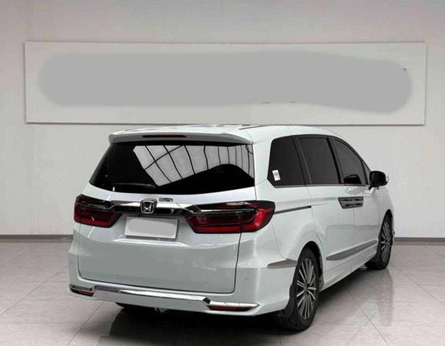 Honda Elysion 2024 2,0 L e:HEV Édition de luxe (16733 km)