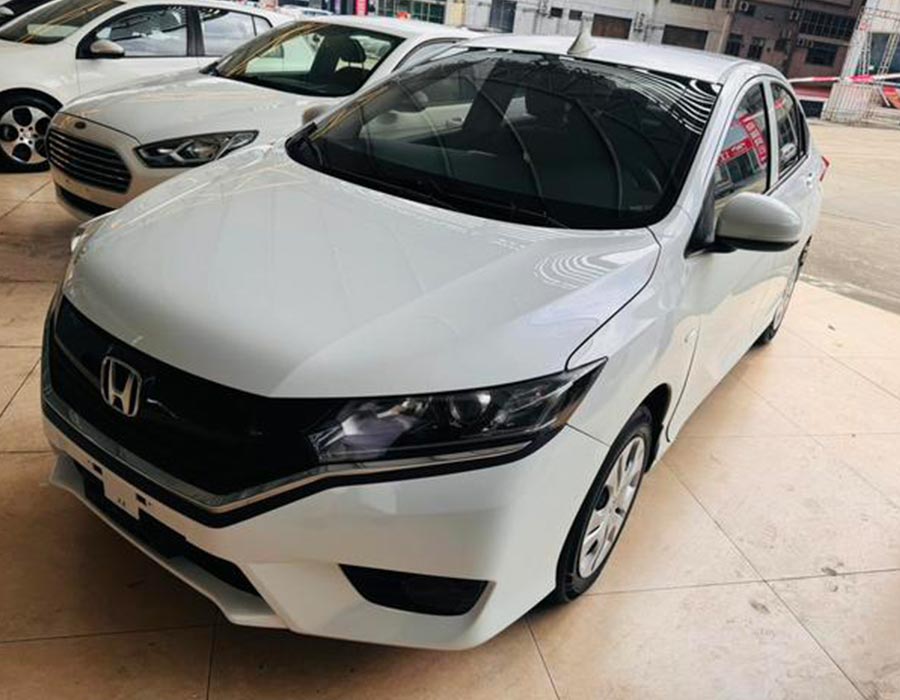Honda Greiz 2016 1,5 L CVT Édition classique blanche (70644 km)
