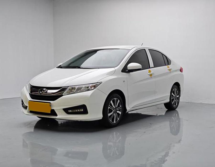 Honda City 2019 1,5 L CVT Édition Sport blanche (73698 km)